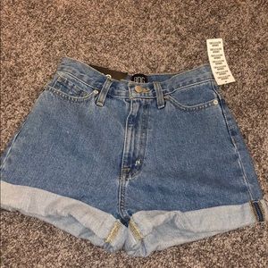 Mom high-rise shorts